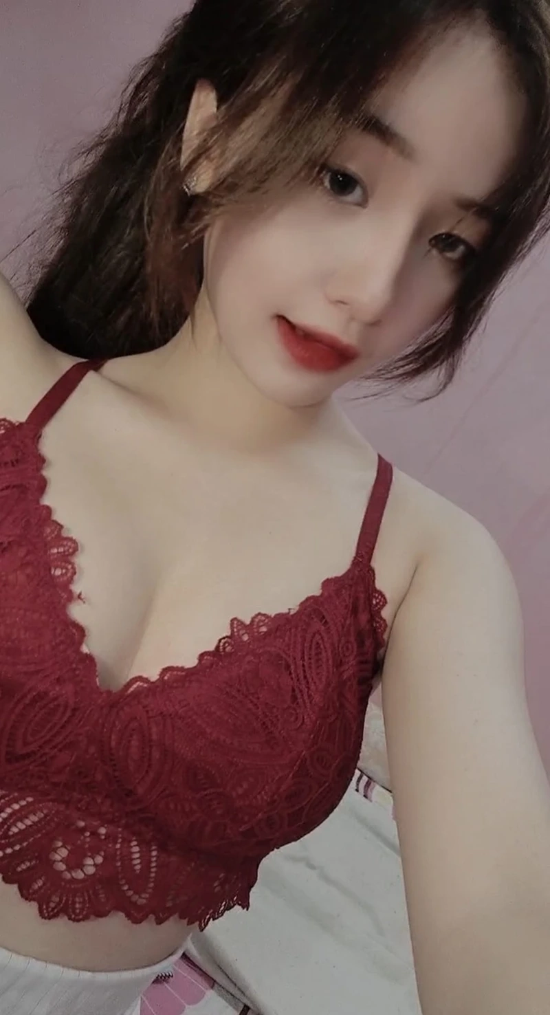 Ảnh gái xinh mặc đồ bơi khoe vóc dáng hoàn hảo